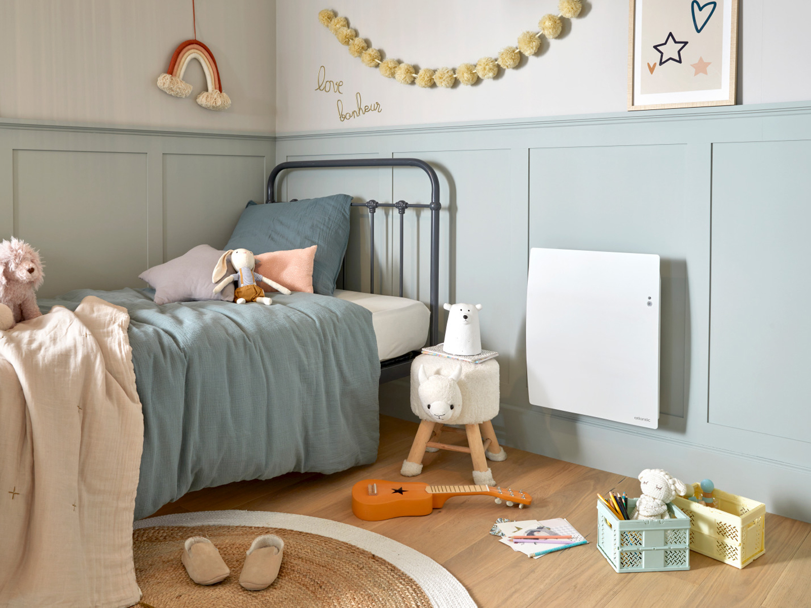 Radiateur électrique Atlantic Agilia H blanc ambiance chambre 2025